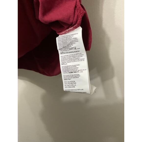 NWT Captivating NCAA Virginia Tech Hokies Pocket T-Shirt Sz L $36 MSRP - Picture 4 of 4